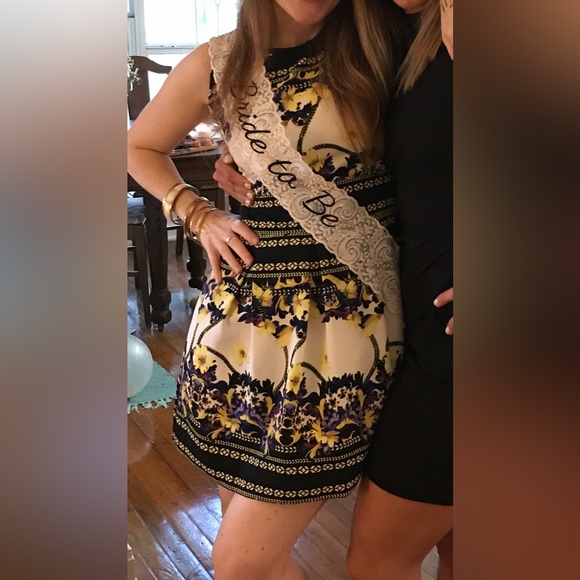 Forever 21 occasion dress. Size Small (approximately size 4). - Picture 5 of 7